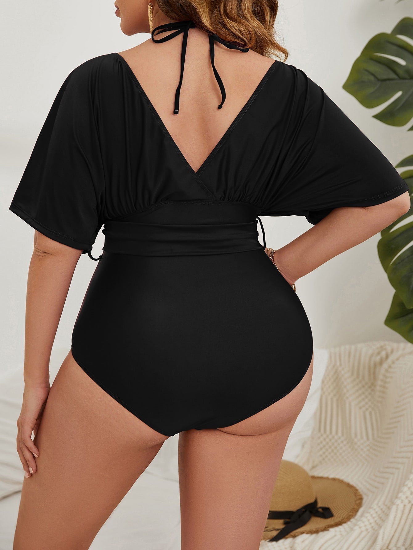 Maiô Plus Size Feminino com Manga e Cinto