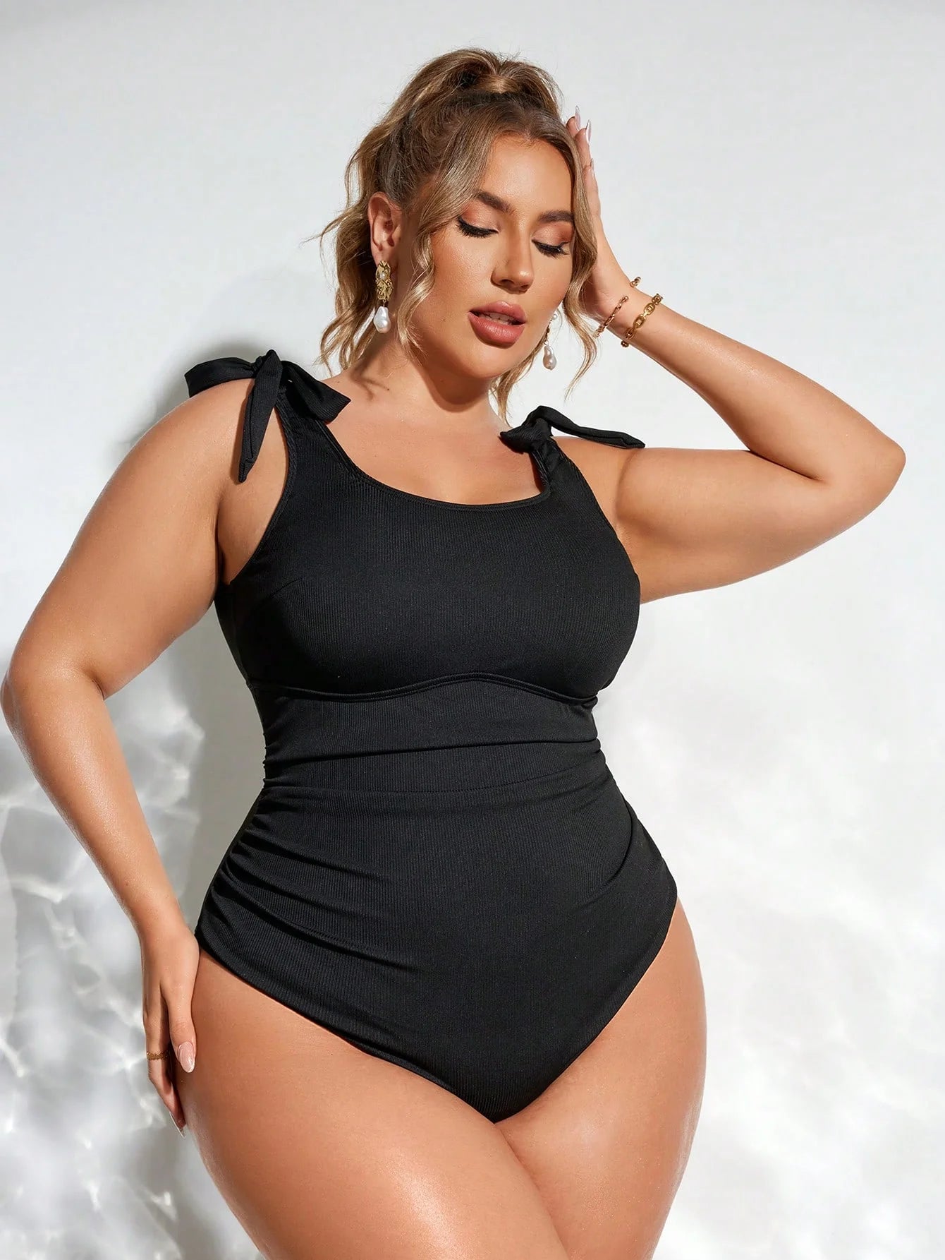 Maiô Plus Size Comportado com Laço no Ombro