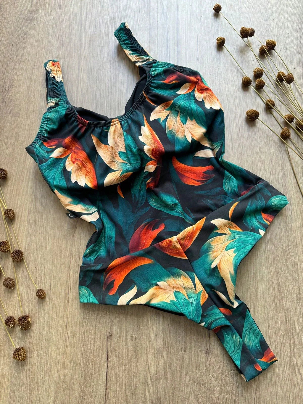 Kit Maiô Feminino + Saia Saída De Praia