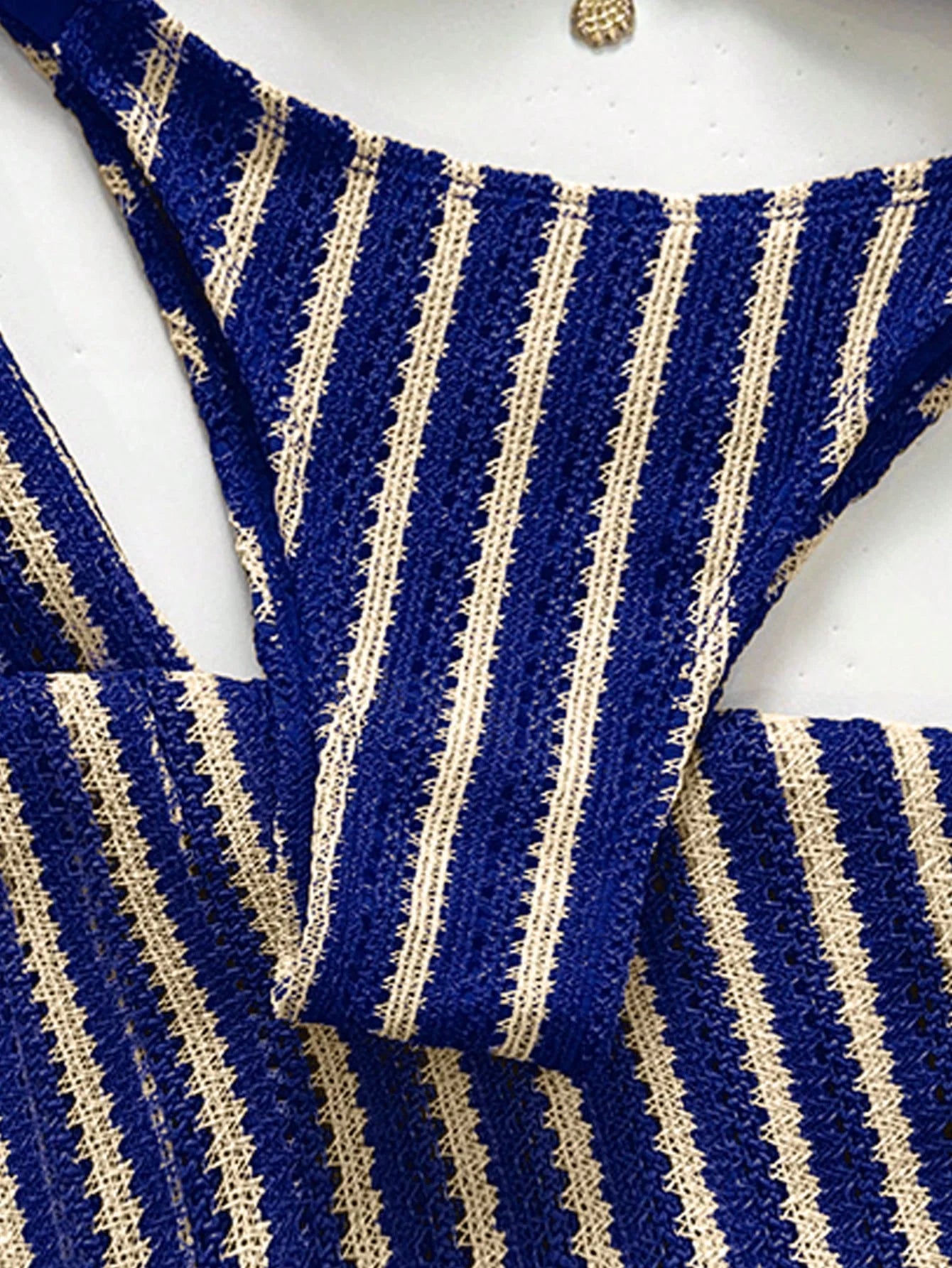 Biquíni de Crochê Listrado com Calça Saída de Praia